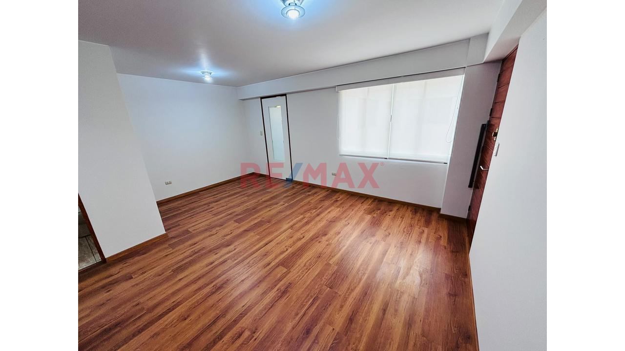 Oportunidad Dpto. Y Depósito En Venta En Barrio Medico Surquillo — foto 2