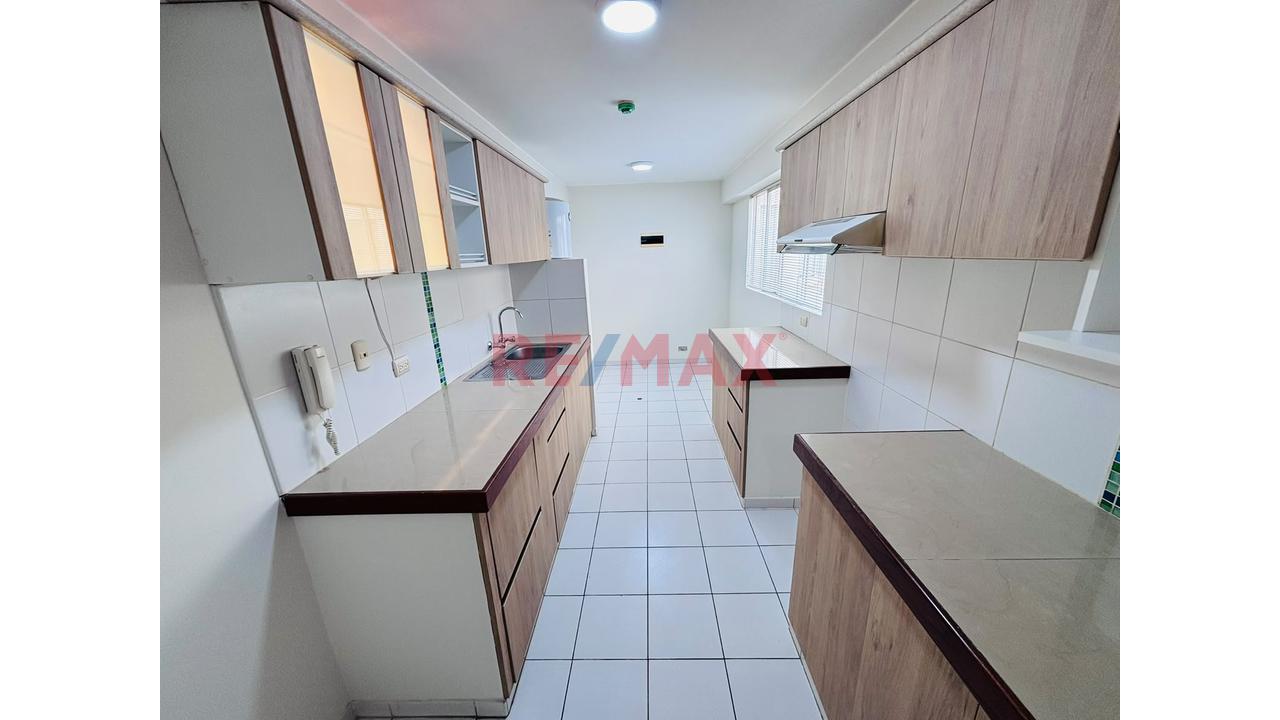 Oportunidad Dpto. Y Depósito En Venta En Barrio Medico Surquillo — foto 7