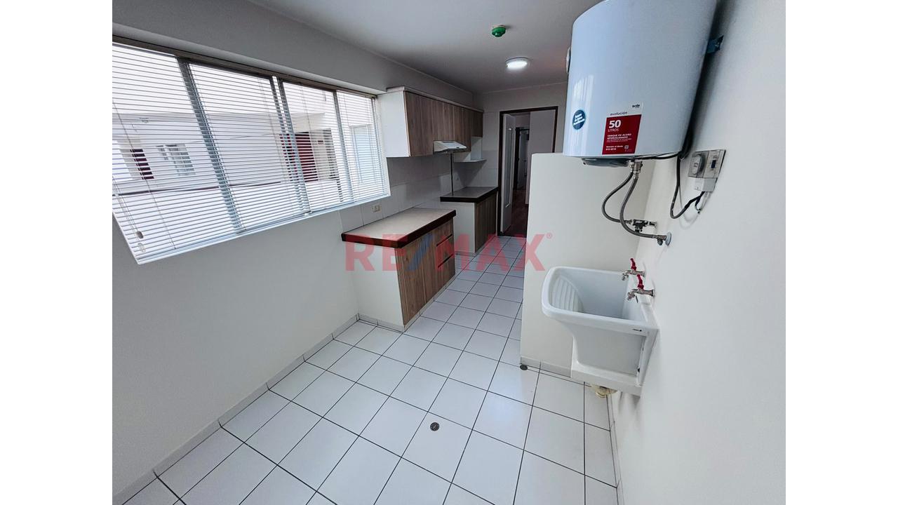 Oportunidad Dpto. Y Depósito En Venta En Barrio Medico Surquillo — foto 11