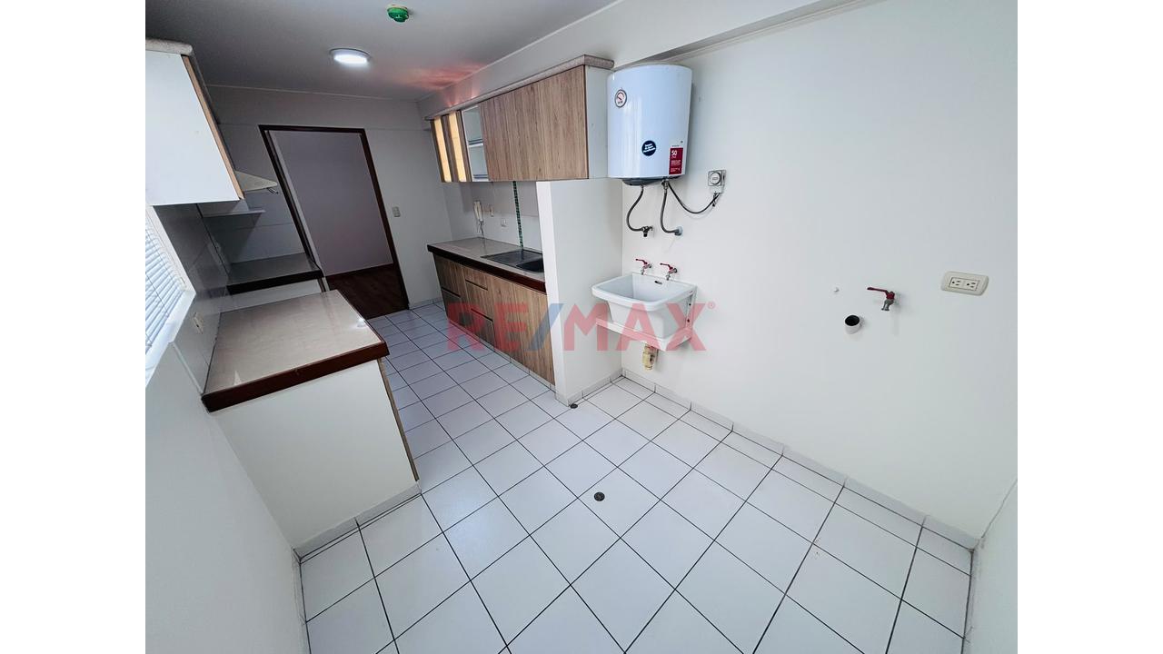 Oportunidad Dpto. Y Depósito En Venta En Barrio Medico Surquillo — foto 13