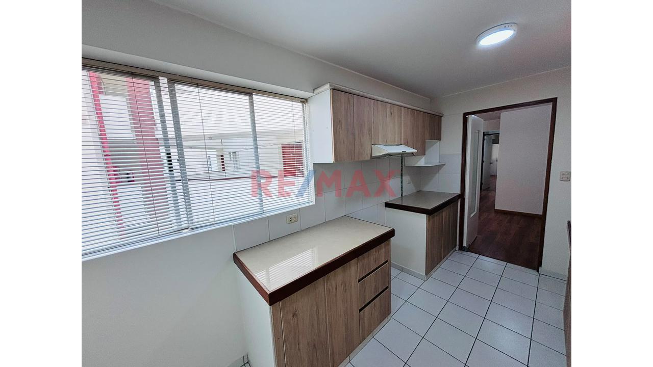 Oportunidad Dpto. Y Depósito En Venta En Barrio Medico Surquillo — foto 9