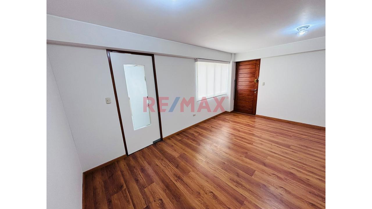 Oportunidad Dpto. Y Depósito En Venta En Barrio Medico Surquillo — foto 4
