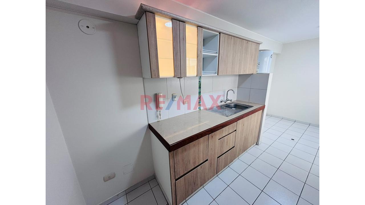 Oportunidad Dpto. Y Depósito En Venta En Barrio Medico Surquillo — foto 8