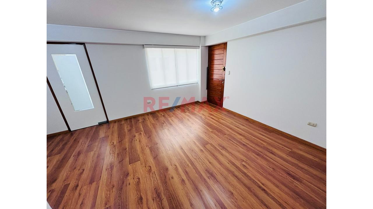 Oportunidad Dpto. Y Depósito En Venta En Barrio Medico Surquillo — foto 3