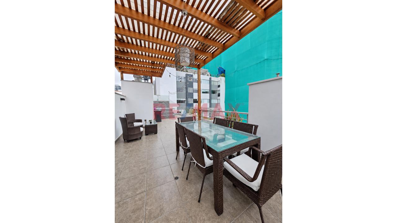 Dúplex Penthouse Amoblado Con Terraza Y Jacuzzi En Alquiler En Miraflores — foto 3