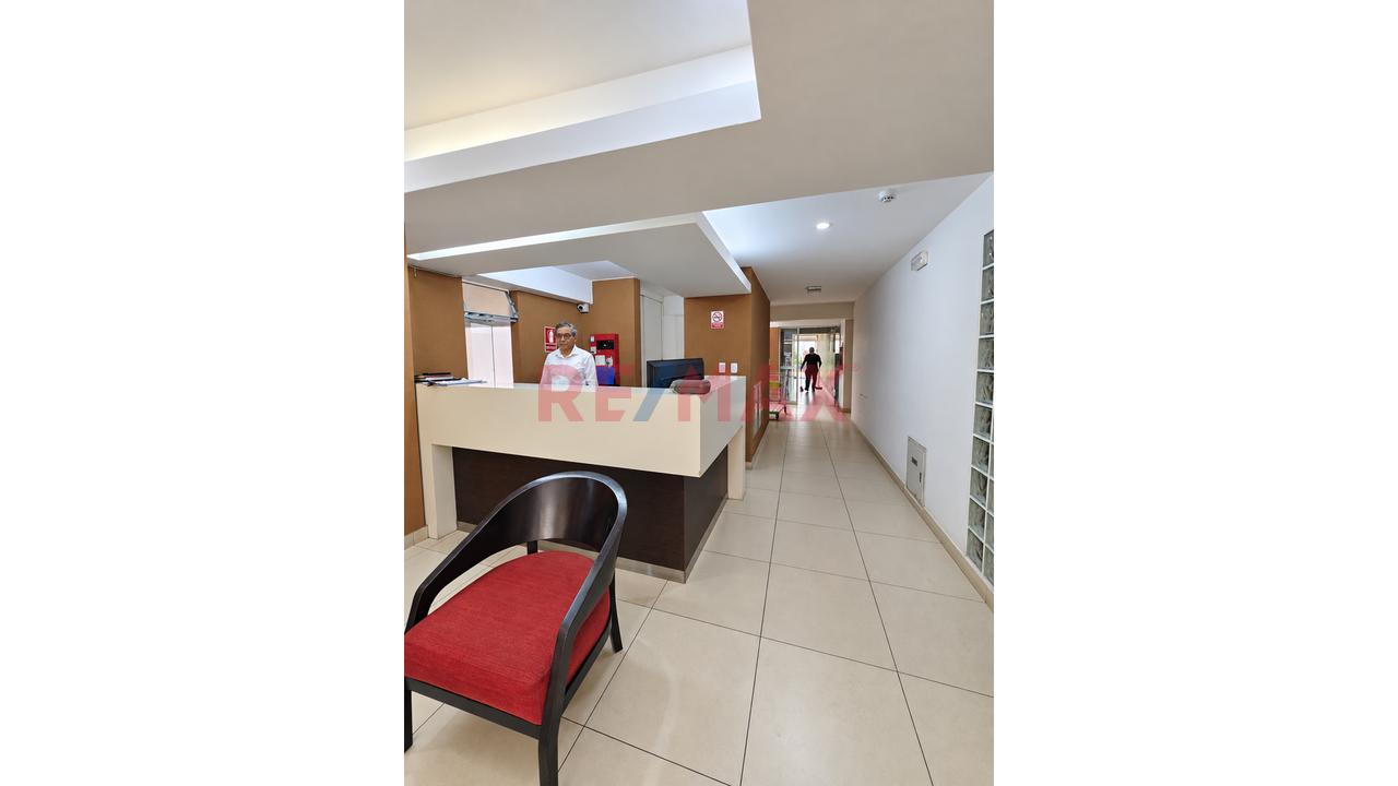 Dúplex Penthouse Amoblado Con Terraza Y Jacuzzi En Alquiler En Miraflores — foto 4