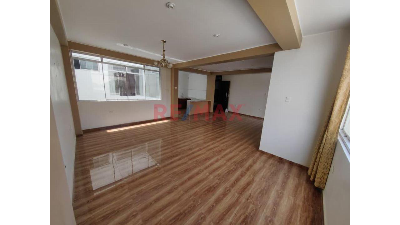 Se Alquila Amplio Departamento De 145 M² En Segundo Piso - Urb. Menorca, Condominio Posada Del Sol - Ica — foto 4