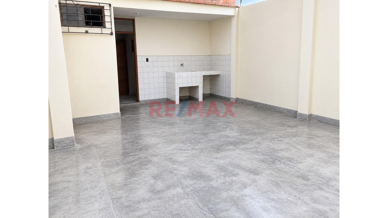 Venta Minidepartamento + Aires Frente A Parque Urb. Santa Maria — foto 4