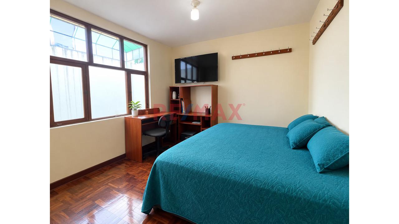 Venta Minidepartamento + Aires Frente A Parque Urb. Santa Maria — foto 3