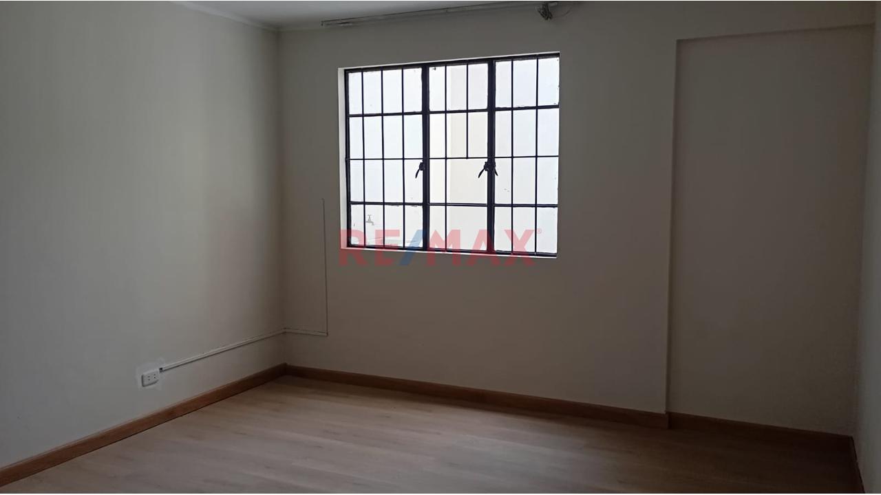 ¡Oportunidad Única! Departamento En 1Er Piso Independiente Con Cochera Y Gas Natural En Los Viñedos De Santa María — foto 7