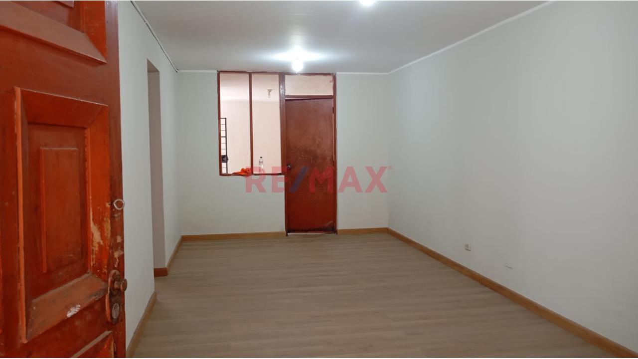 ¡Oportunidad Única! Departamento En 1Er Piso Independiente Con Cochera Y Gas Natural En Los Viñedos De Santa María — foto 3
