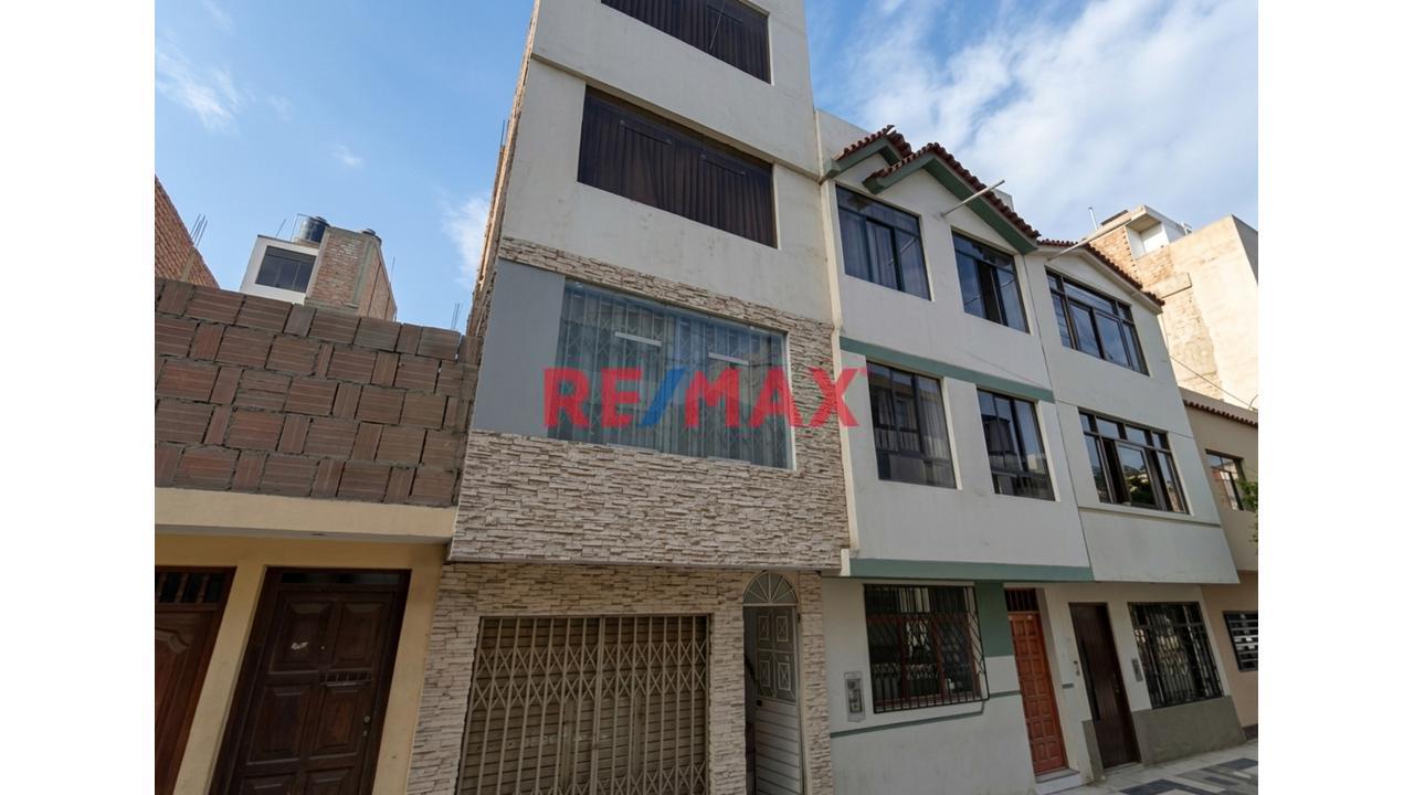 Local En Izaga - Centro De Chiclayo - Ideal Para Consultorios - 1