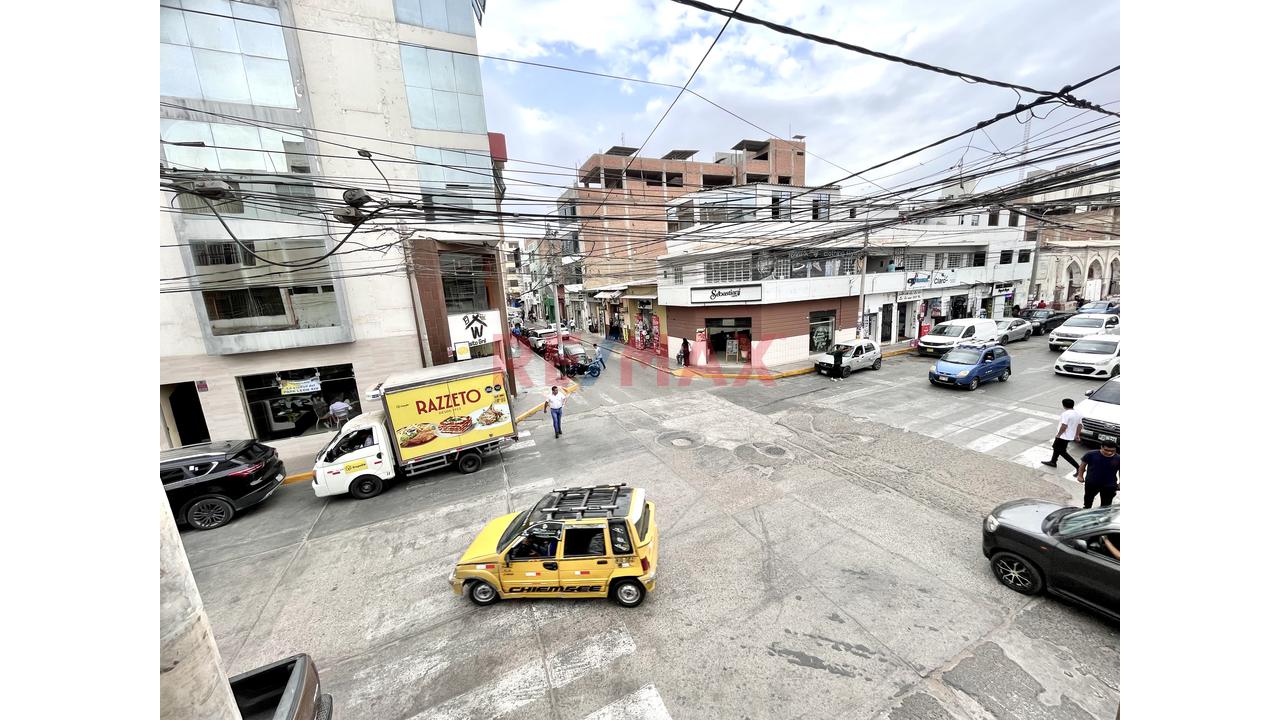 Local En Esquina San José Y Lapoint - 2Do Piso - 2