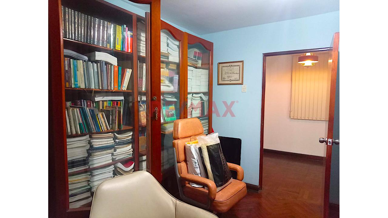 Oportunidad En Pueblo Libre Departamento De 167 M² En Segundo Piso + Azotea Con Potencial De Ampliación — foto 8