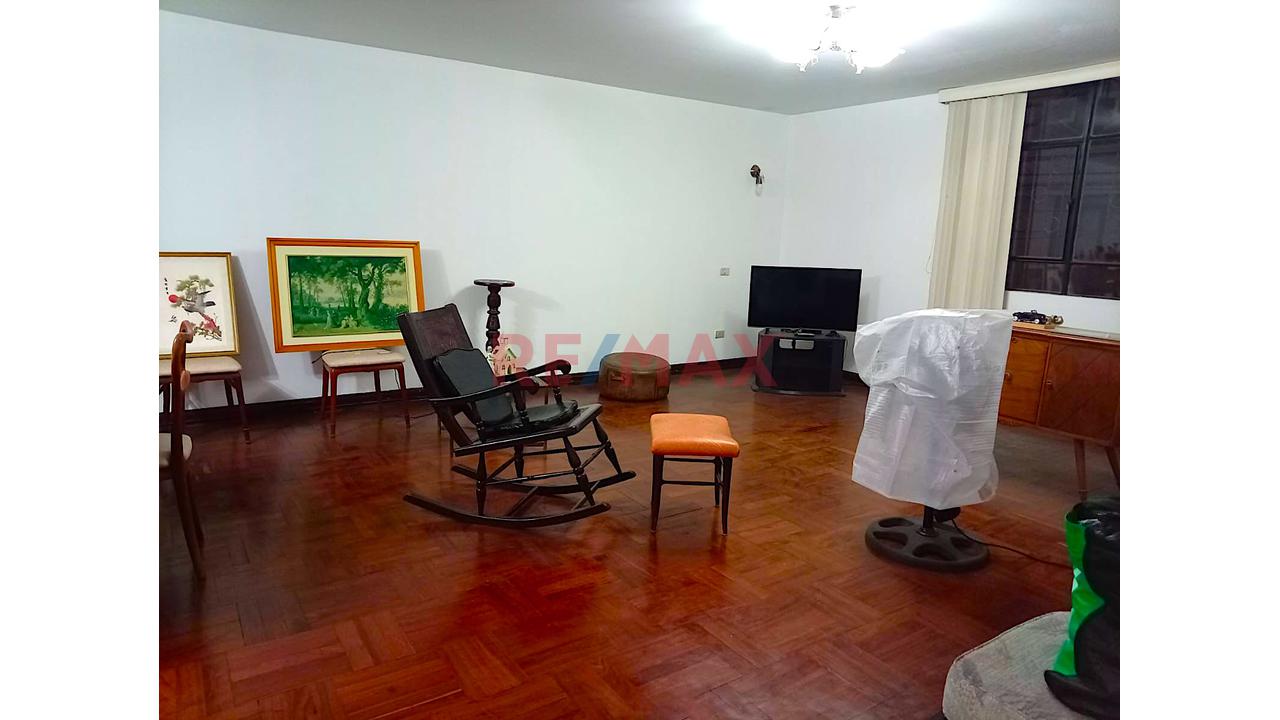 Oportunidad En Pueblo Libre Departamento De 167 M² En Segundo Piso + Azotea Con Potencial De Ampliación — foto 13
