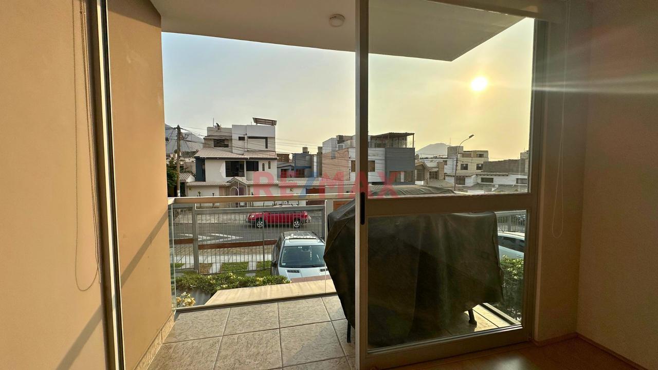 🏡 Alquiler De Departamento En La Molina Vieja | Condominio Seguro, Vista A La Calle Y Rodeado De Parques — foto 2