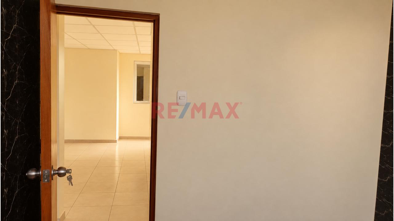 🏢 ¡Alquila Oficina De 70 M² En Excelente Ubicación En Los Olivos! - 6