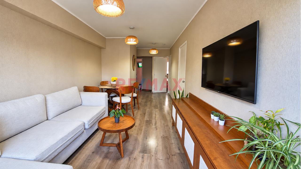 Venta De Impecable Departamento En Surco - Seminuevo — foto 2