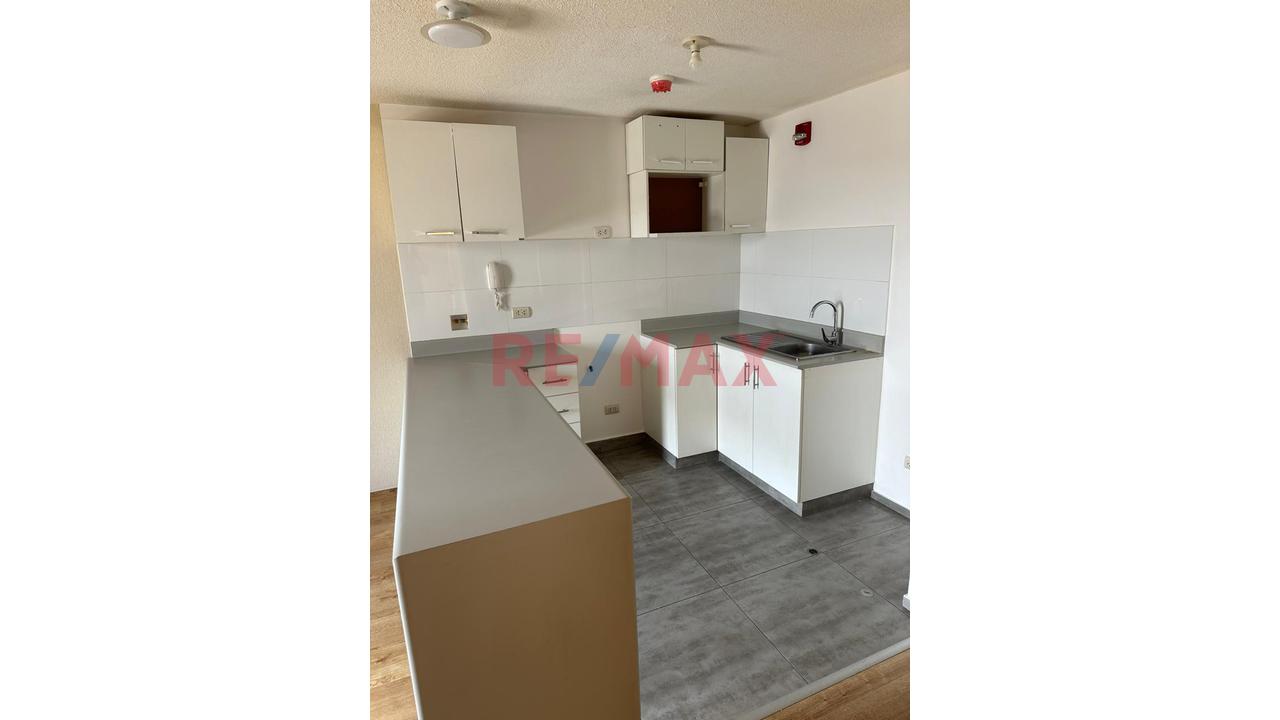 Alquilo Departamento En Av. Colonial - 1400 Soles — foto 4