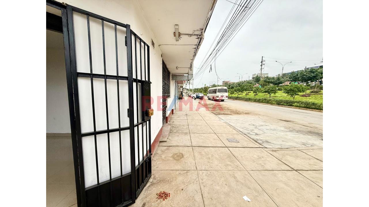 Alquilo Local Comercial 32Mt2, 1Er Piso, Villa María Del Triunfo - 3