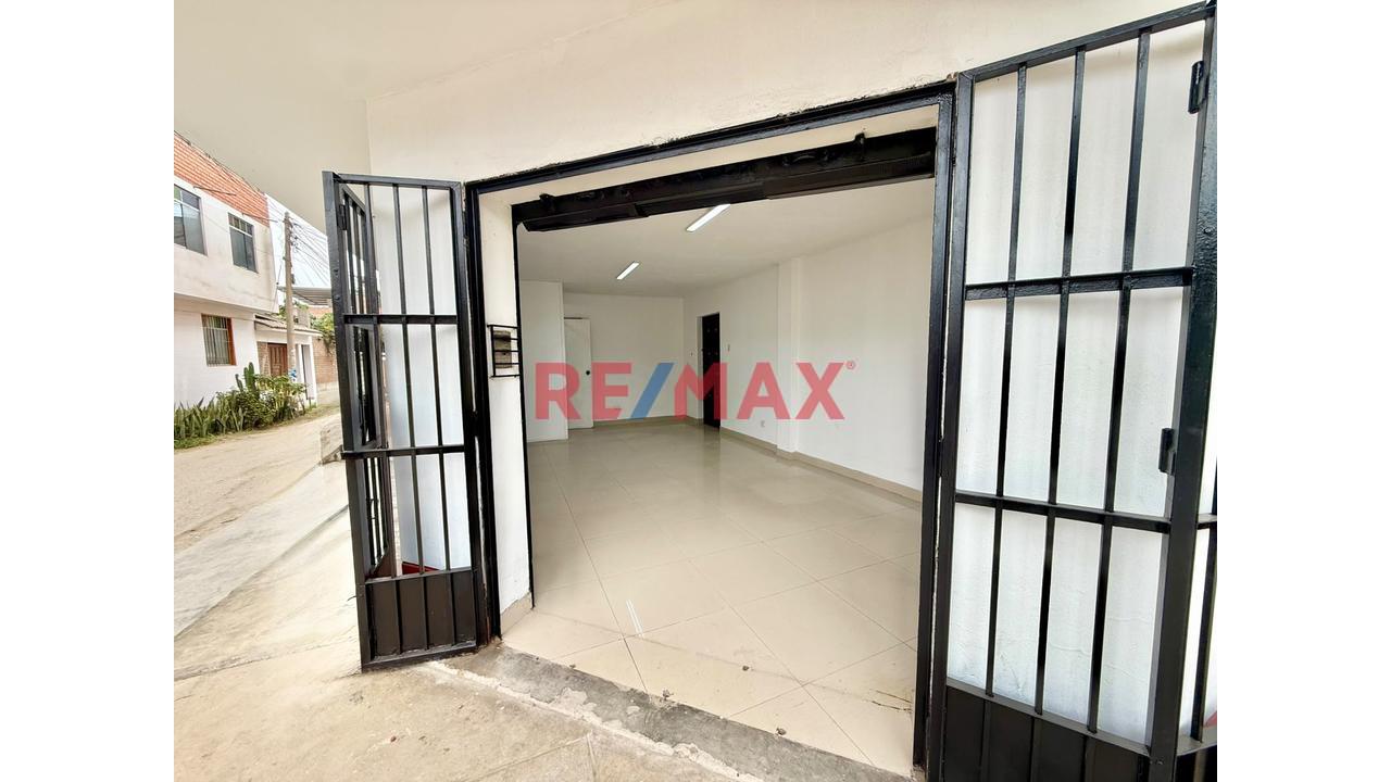 Alquilo Local Comercial 32Mt2, 1Er Piso, Villa María Del Triunfo - 1