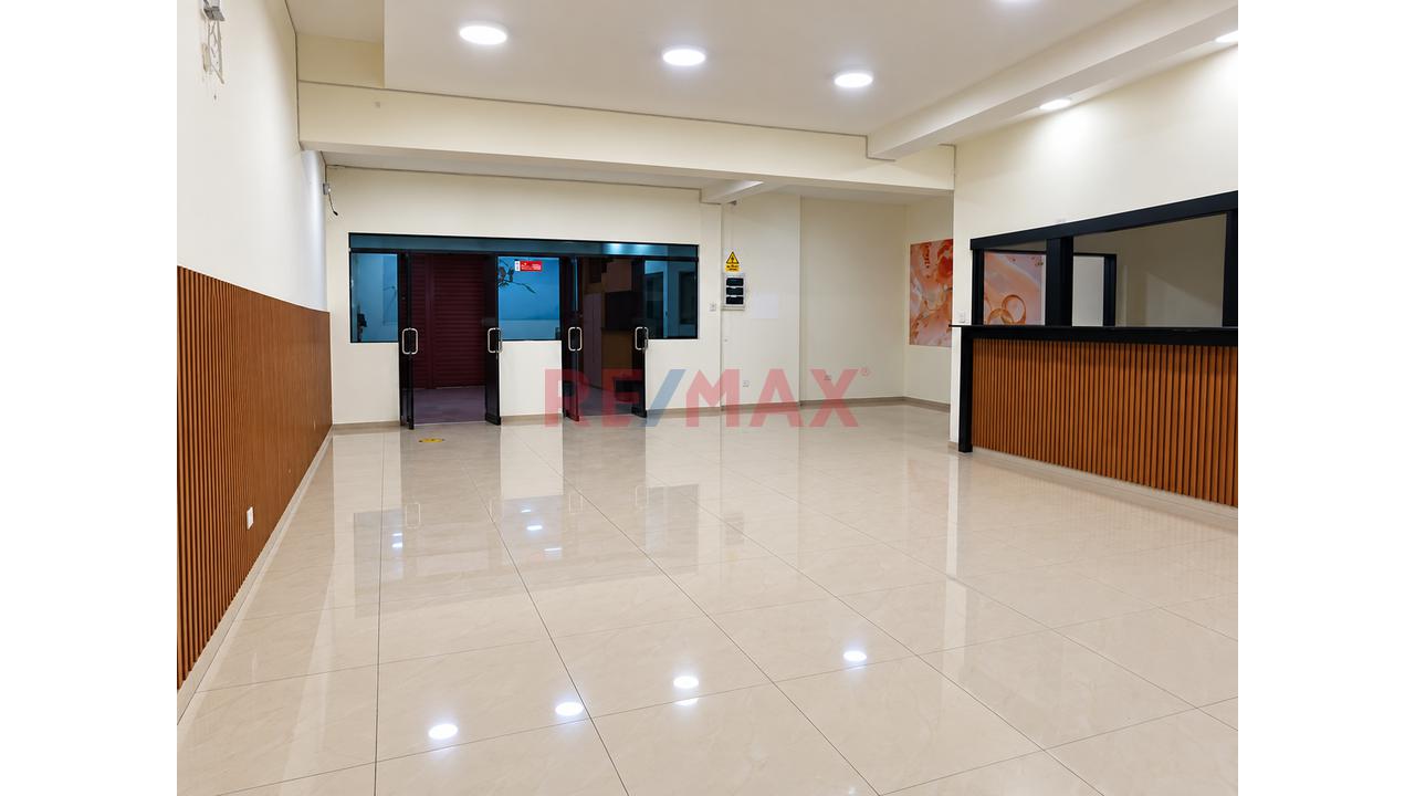 🏢🔥 ¡El Espacio Ideal Para Tu Negocio Está En Villa Periodista, Cusco! - 8