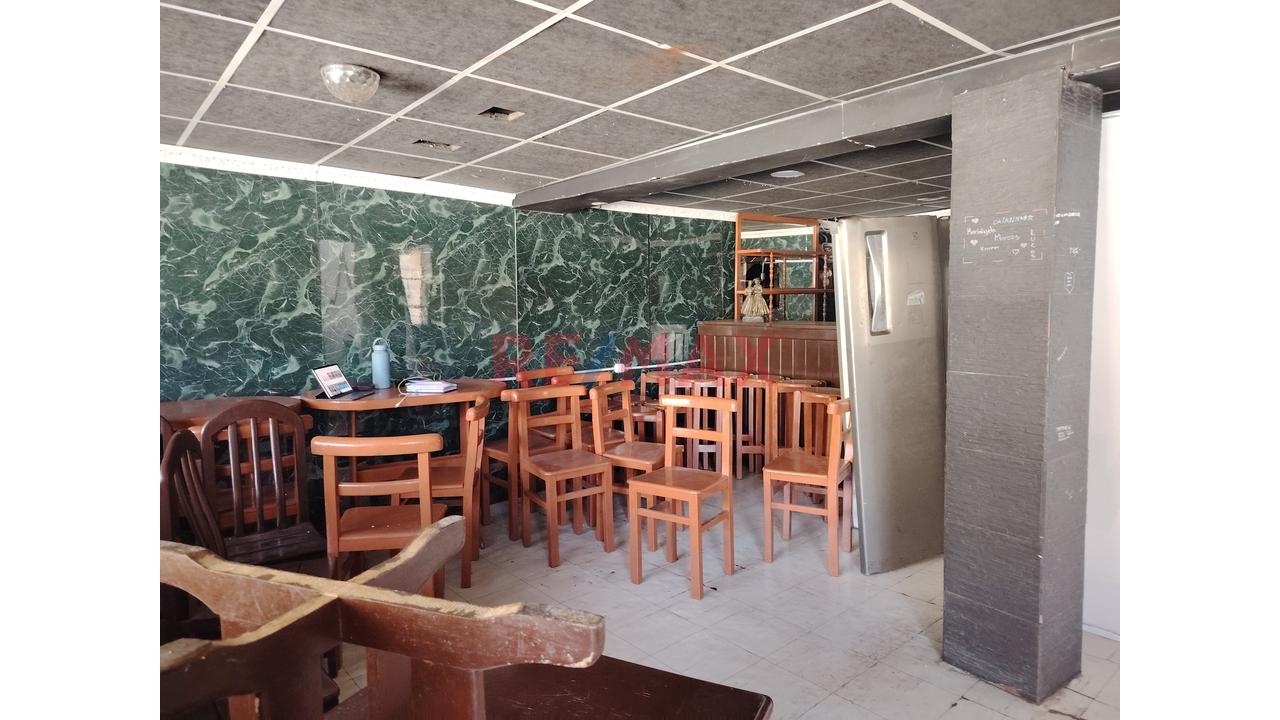 Alquilo Local Comercial Primer Piso Con Opcion A Alquilar El 100% De La Propiedad En La Plaza De Chivay — foto 2