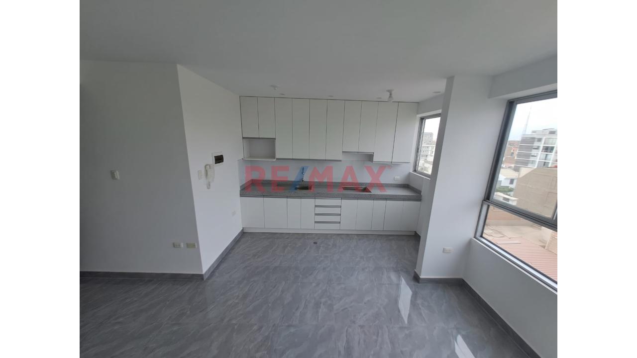 Departamento En Alquiler Urbanizacion Santa Victoria Chiclayo — foto 2