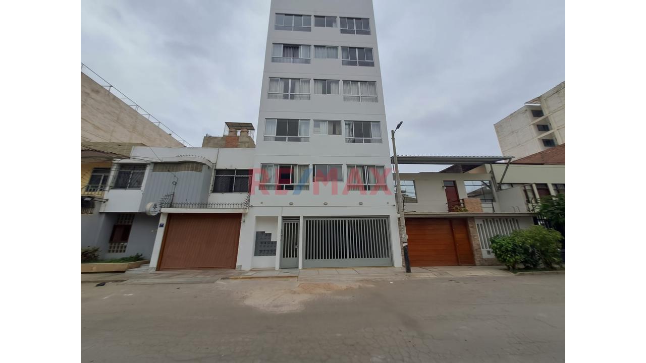 Departamento En Alquiler Urbanizacion Santa Victoria Chiclayo — foto 9
