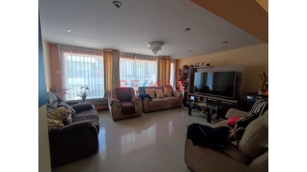 Acogedor Triplex En Alquiler - 10
