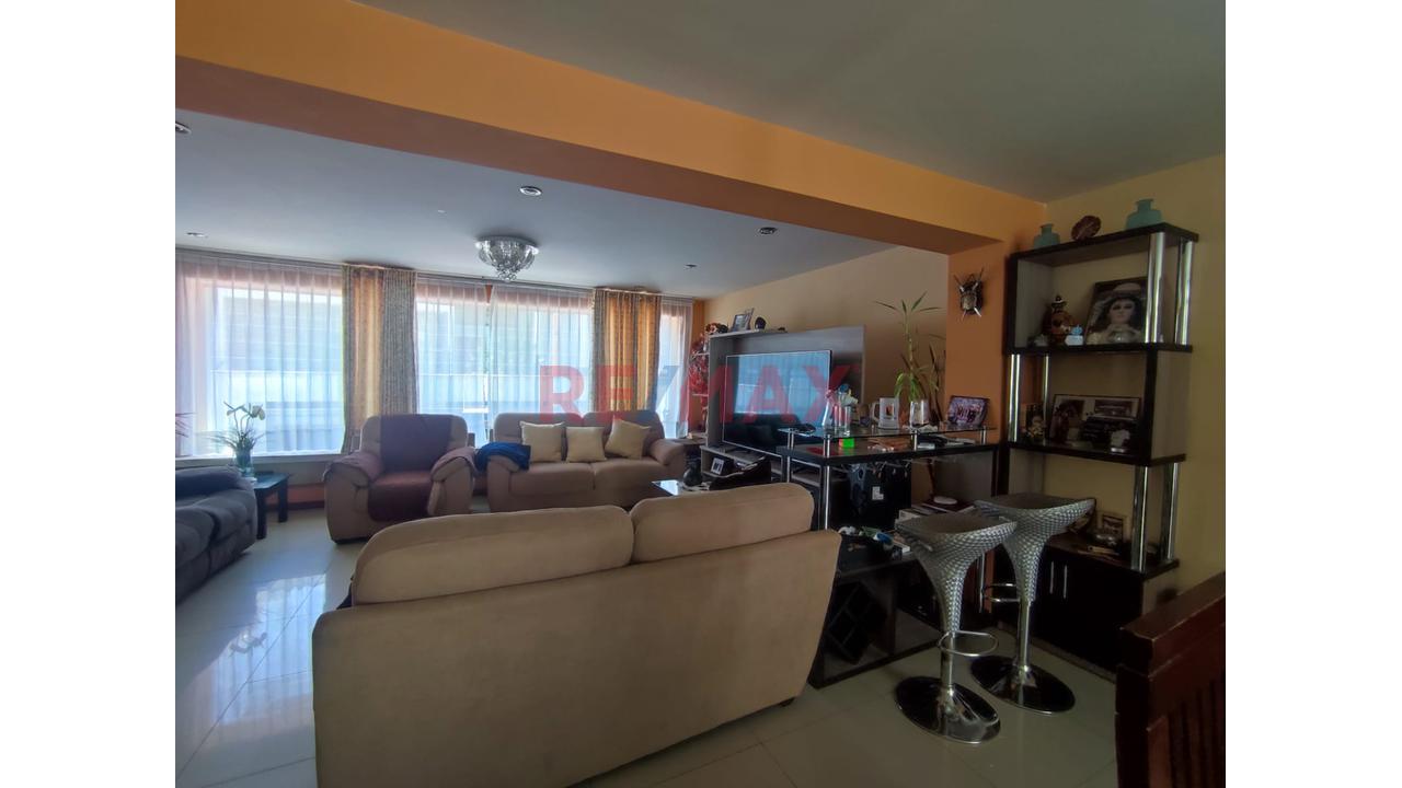Acogedor Triplex En Alquiler - 8