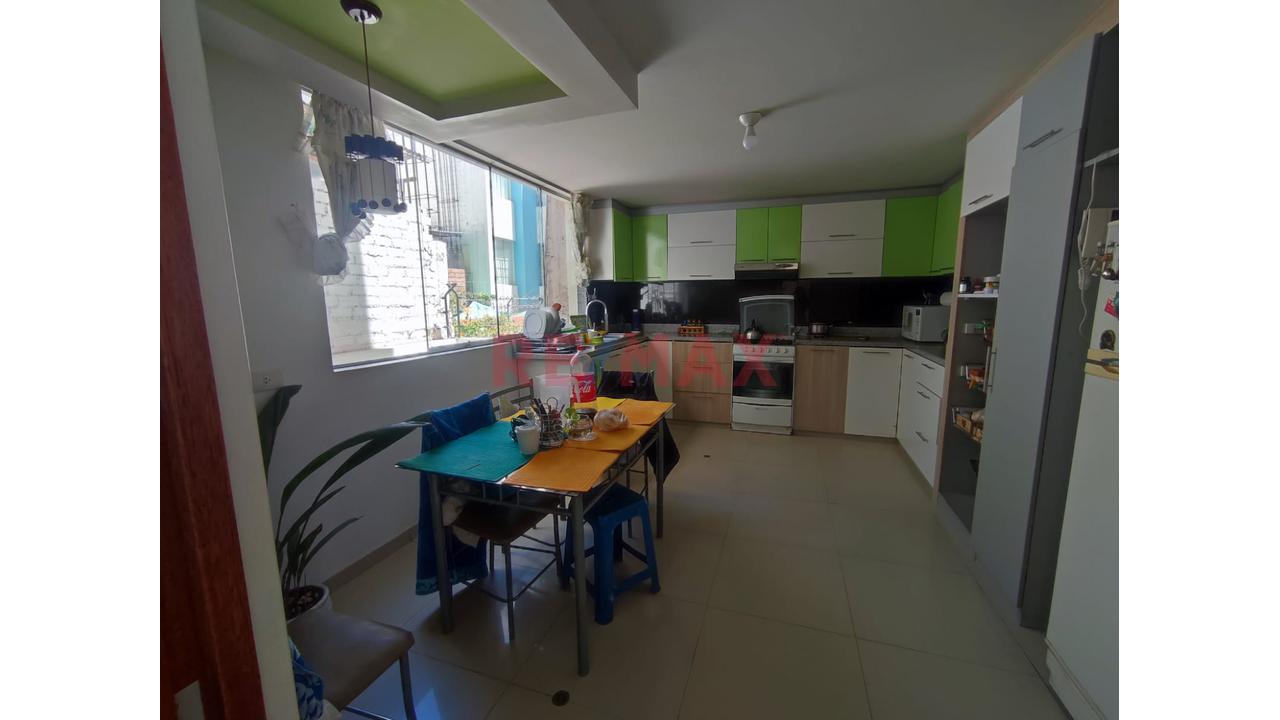 Acogedor Triplex En Alquiler - 6