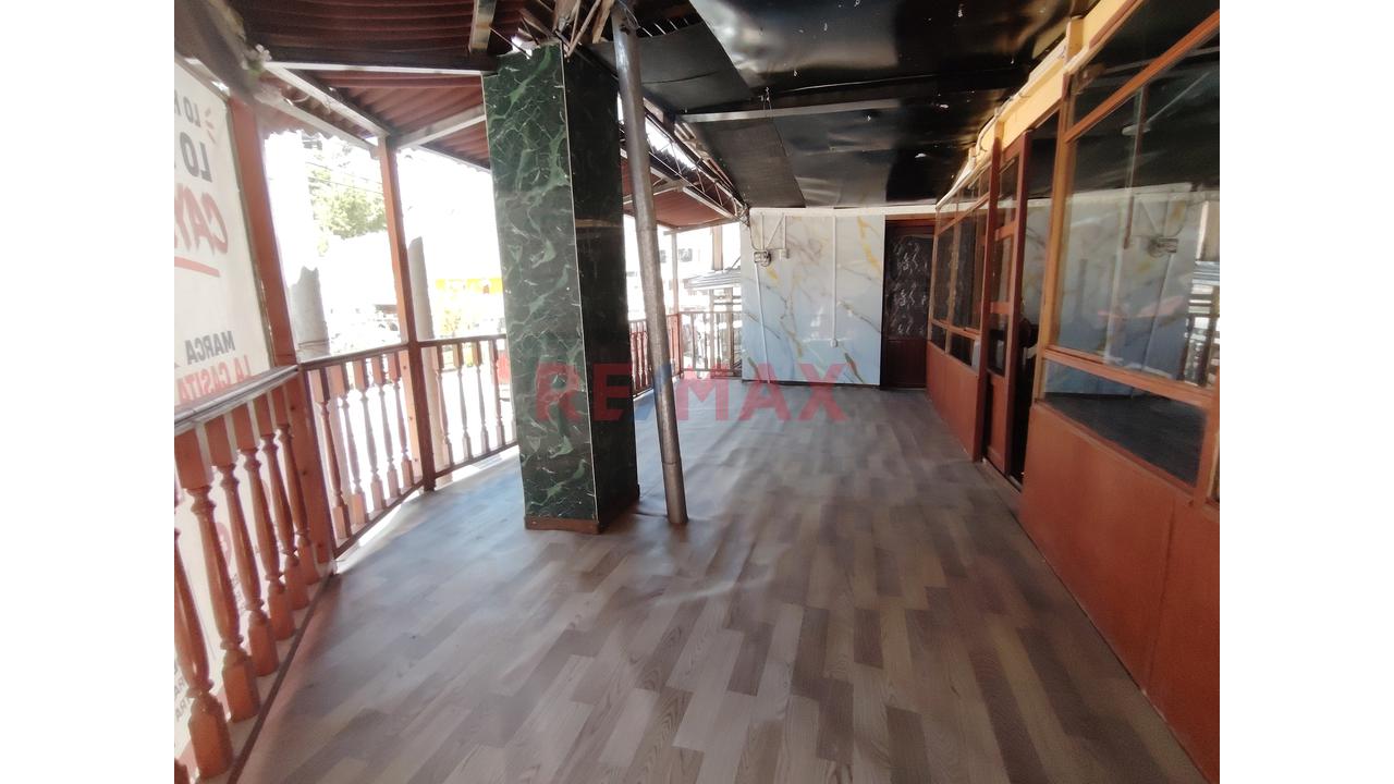 Alquilo Terreno Con Construcción En Plena Esquina De La Plaza De Chivay — foto 4
