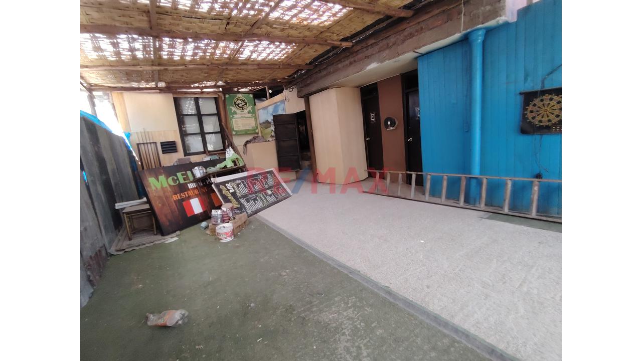 Alquilo Terreno Con Construcción En Plena Esquina De La Plaza De Chivay — foto 2