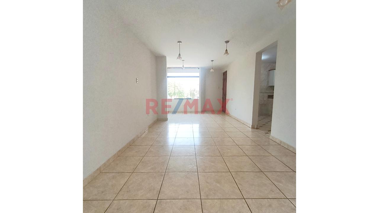 Amplio Dpto. De 109 M2 En 2Do Piso – Cerca A Upc Chorrillos ¡Sin Pago De Mantenimiento! — foto 1