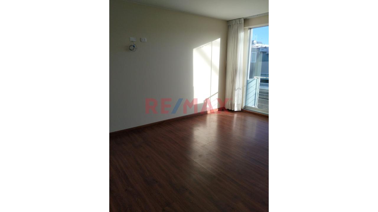 Amplio Departamento En Alquiler Vallecito — foto 4