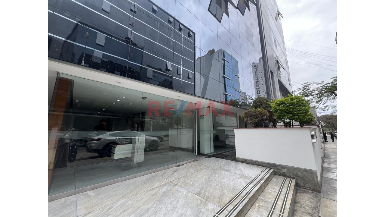 Alquiler De Oficinas Semi Implementadas – San Isidro Financiero — foto 3