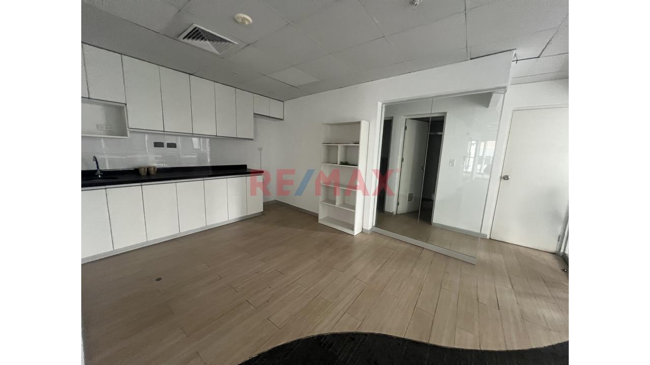 Alquiler De Oficinas Semi Implementadas – San Isidro Financiero — foto 13