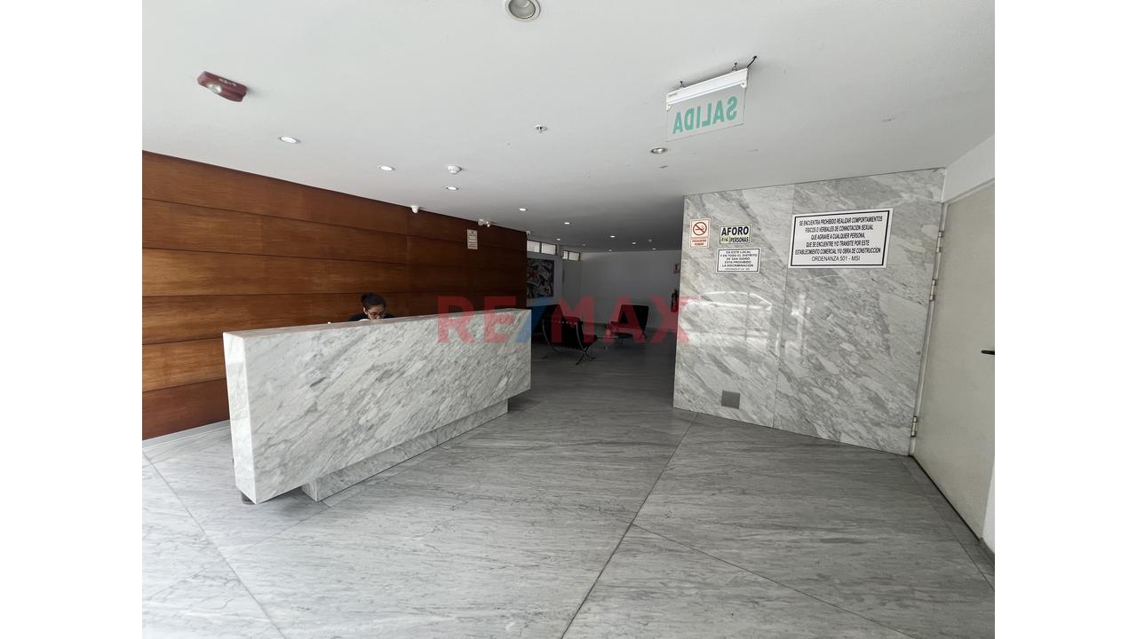 Alquiler De Oficinas Semi Implementadas – San Isidro Financiero — foto 2