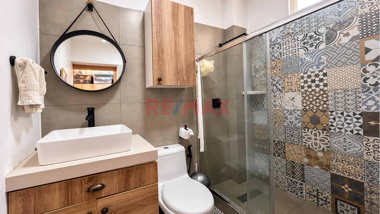 Se Vende Hermosa Y Moderna Casa De 3 Pisos Con Piscina En Excelente Ubicación — foto 12