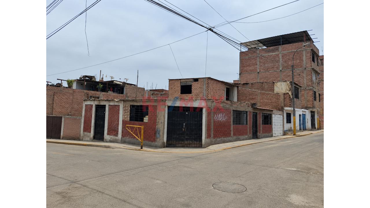 Casa Como Terreno En Venta En Ate | 163.20 M² En Av. Los Rosales | Usd 107,000 - 9