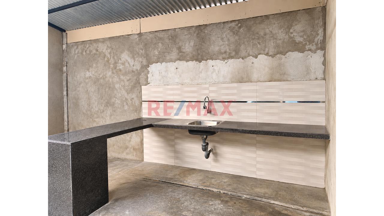 Casa Como Terreno En Venta En Ate | 163.20 M² En Av. Los Rosales | Usd 107,000 - 7