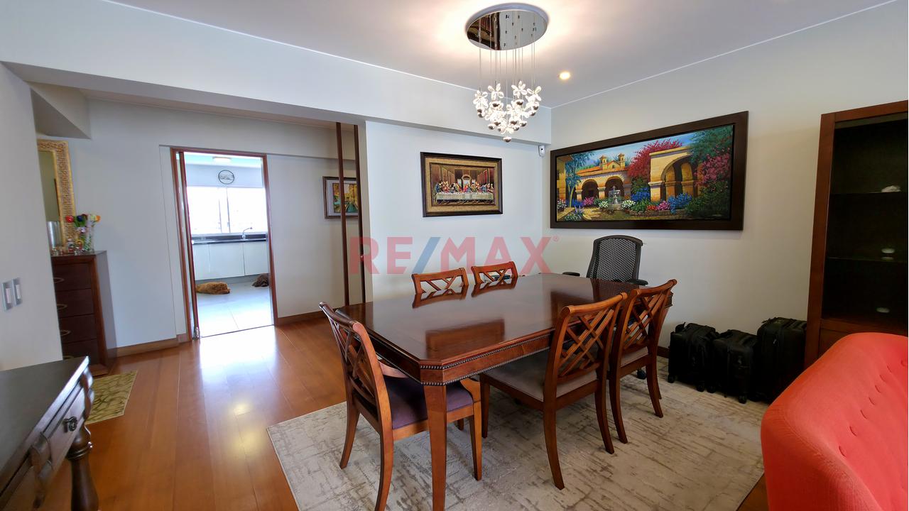 Venta Departamento Dúplex En San Isidro Con Jardín Y Terraza| 306 M² + 3 Cocheras. — foto 3