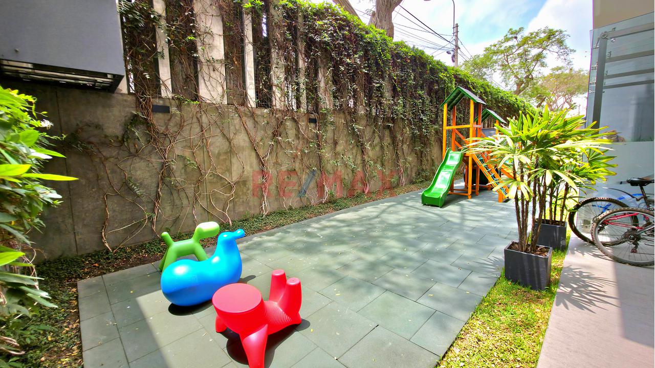 Venta Departamento Dúplex En San Isidro Con Jardín Y Terraza| 306 M² + 3 Cocheras. - 16
