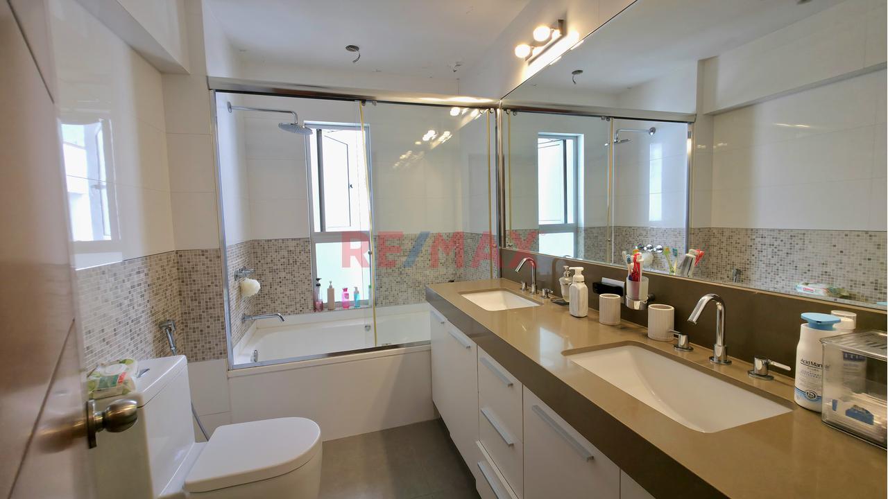 Venta Departamento Dúplex En San Isidro Con Jardín Y Terraza| 306 M² + 3 Cocheras. — foto 8