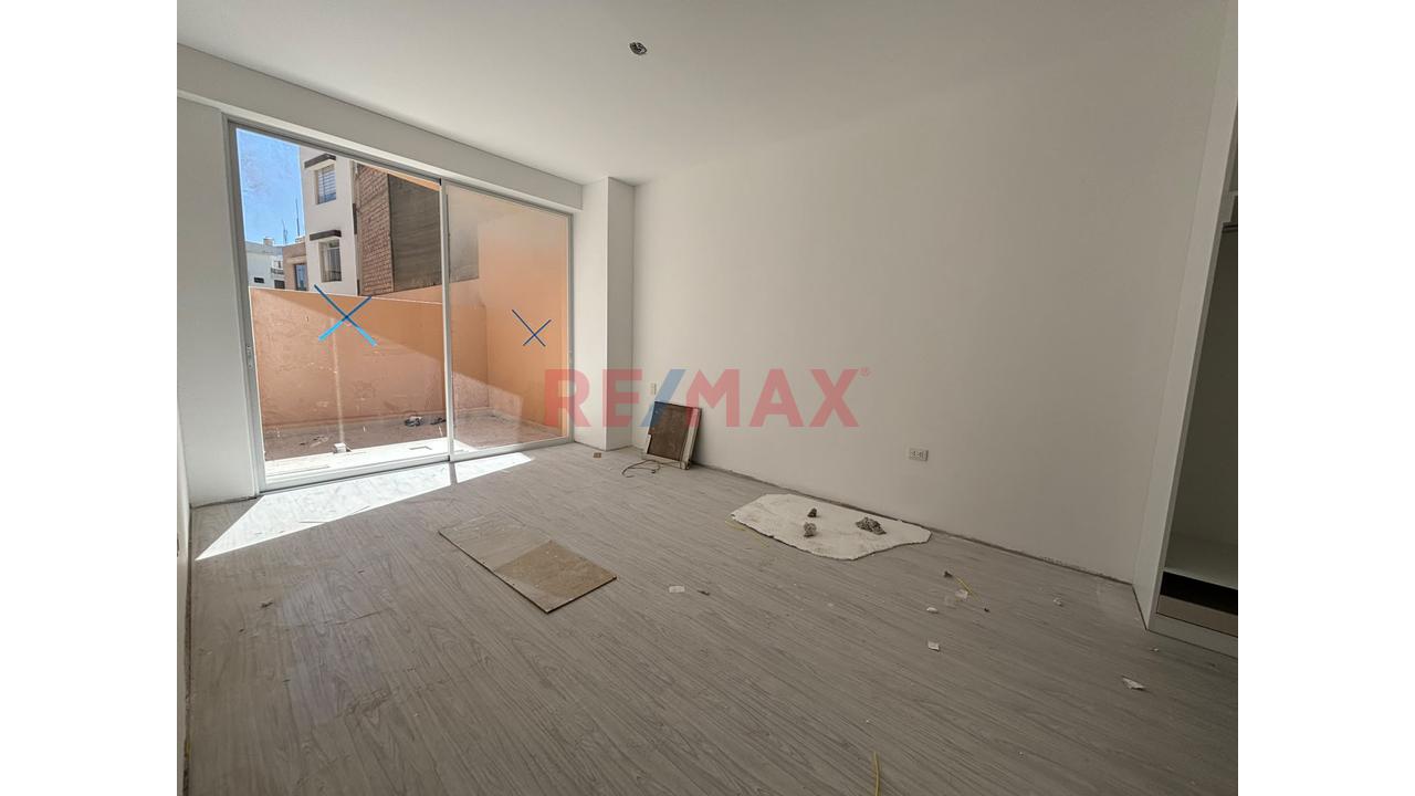 Departamento En Estreno En 1Er Piso Con Patio - Cerro Colorado — foto 5