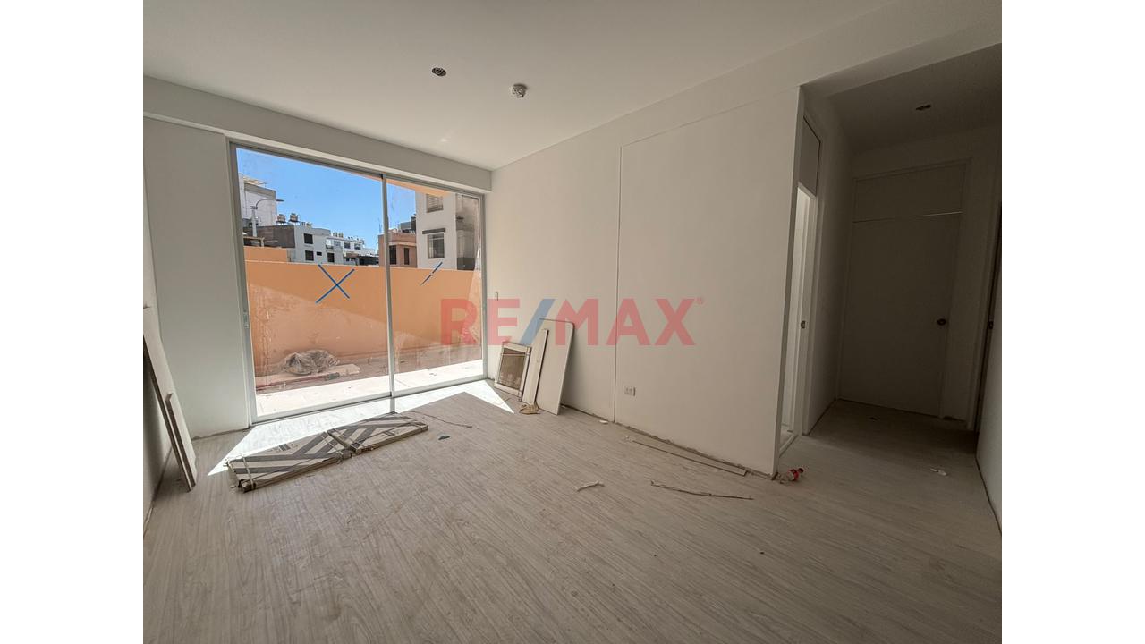 Departamento En Estreno En 1Er Piso Con Patio - Cerro Colorado
