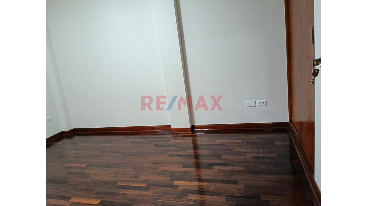 ¡Amplio Departamento De 102 M² En Av. Caminos Del Inca, Surco! — foto 13