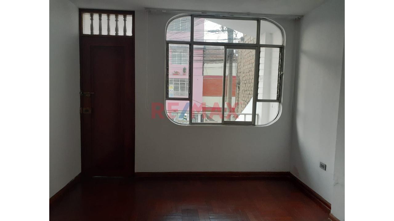 Se Alquila Departamento 2Do Piso Urb Palao Smp — foto 4