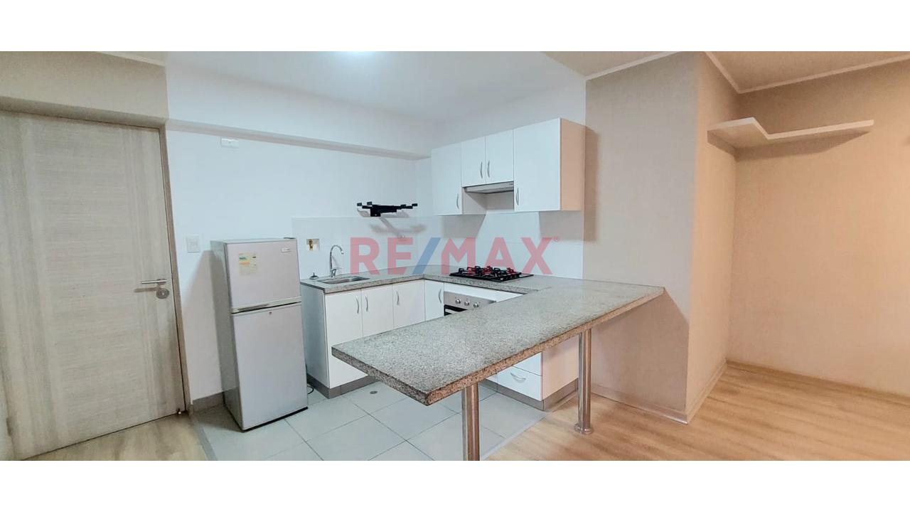 Excelente Vista De Departamento En Piso 13 Con Excelente Ubicacion En Lince - 9